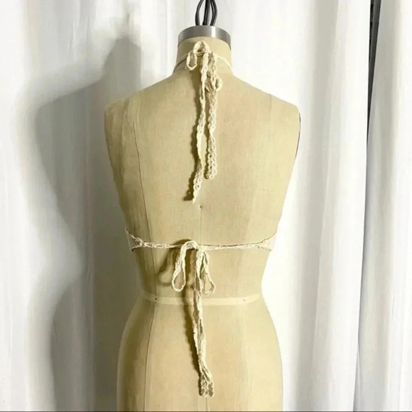 Floral Crochet Crop Top​​ - Picture 3 of 7